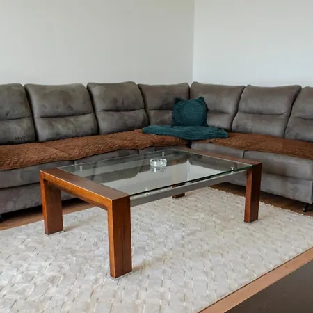 Ella Apartman *